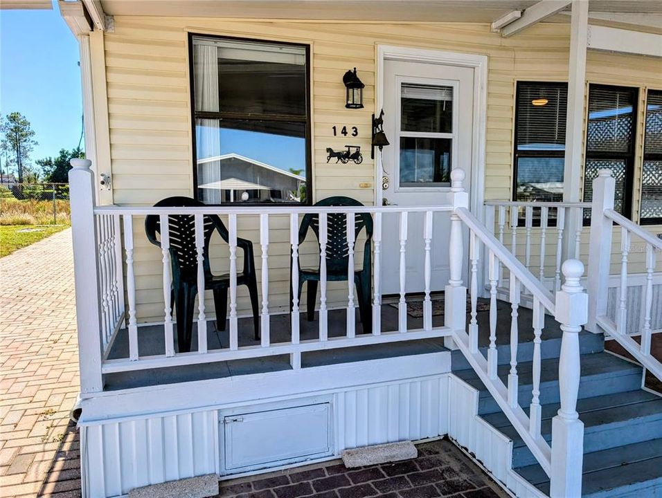 For Sale: $125,500 (2 beds, 1 baths, 738 Square Feet)