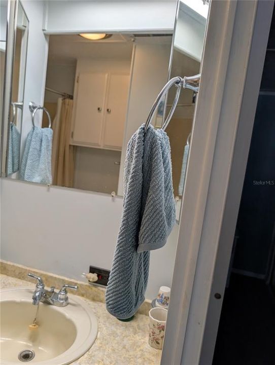 For Sale: $125,500 (2 beds, 1 baths, 738 Square Feet)