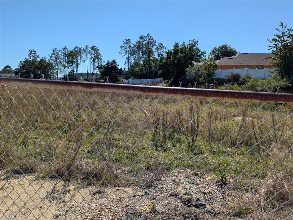 For Sale: $125,500 (2 beds, 1 baths, 738 Square Feet)