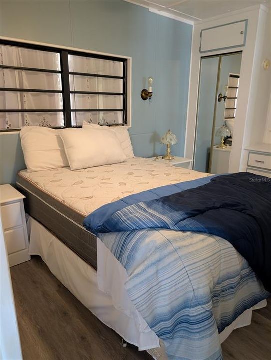 For Sale: $125,500 (2 beds, 1 baths, 738 Square Feet)