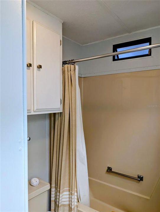 For Sale: $125,500 (2 beds, 1 baths, 738 Square Feet)