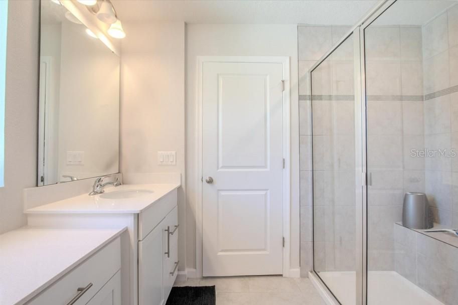 На продажу: $439,990 (4 спален, 3 ванн, 2336 Квадратных фут)