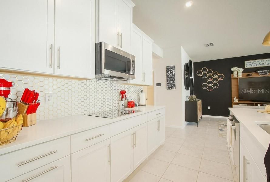 На продажу: $439,990 (4 спален, 3 ванн, 2336 Квадратных фут)