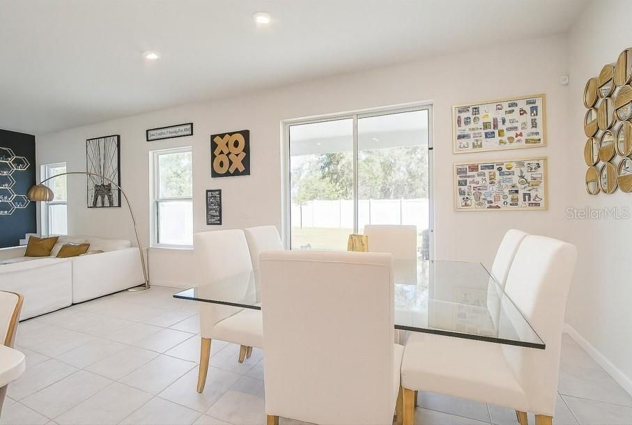 На продажу: $439,990 (4 спален, 3 ванн, 2336 Квадратных фут)