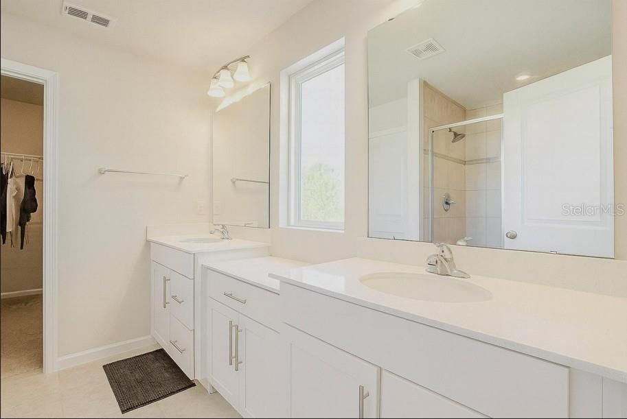 На продажу: $439,990 (4 спален, 3 ванн, 2336 Квадратных фут)