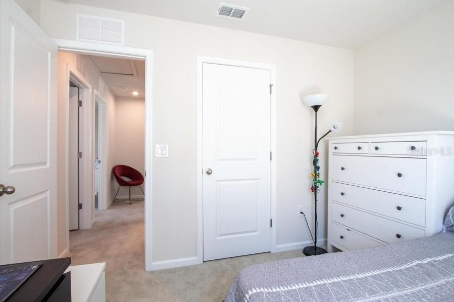 На продажу: $439,990 (4 спален, 3 ванн, 2336 Квадратных фут)