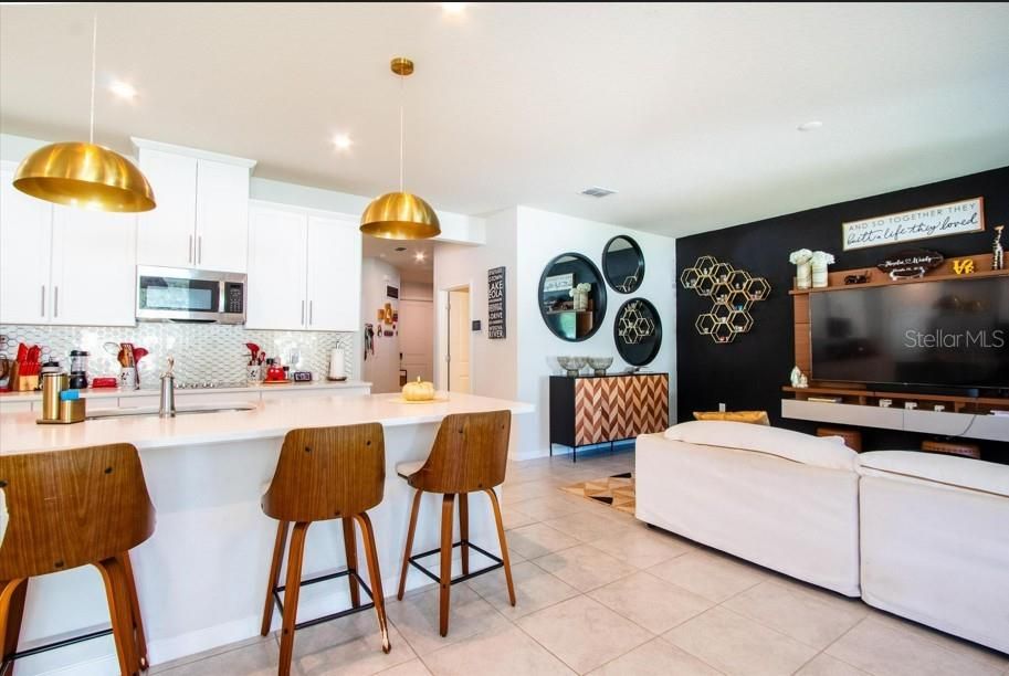 На продажу: $439,990 (4 спален, 3 ванн, 2336 Квадратных фут)