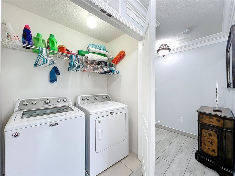 For Sale: $320,500 (3 beds, 2 baths, 1695 Square Feet)