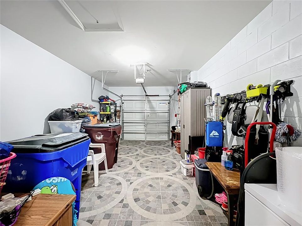 For Sale: $320,500 (3 beds, 2 baths, 1695 Square Feet)