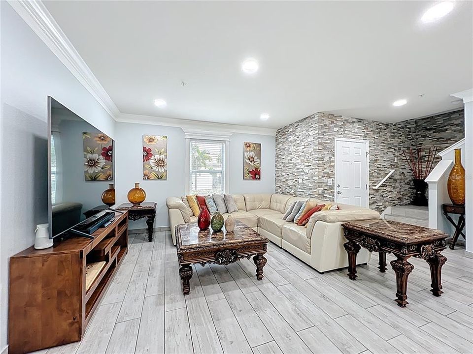 For Sale: $320,500 (3 beds, 2 baths, 1695 Square Feet)