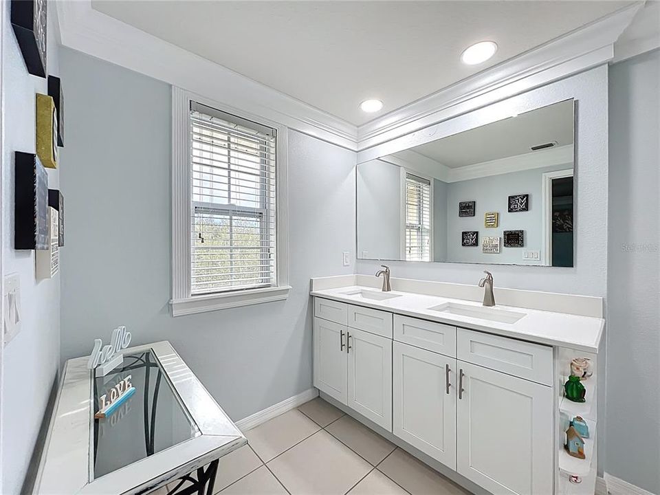 For Sale: $320,500 (3 beds, 2 baths, 1695 Square Feet)