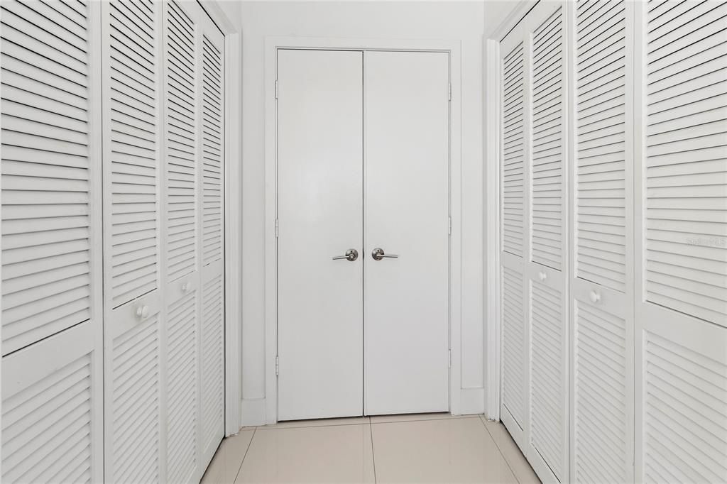 For Sale: $1,350,000 (3 beds, 2 baths, 1705 Square Feet)