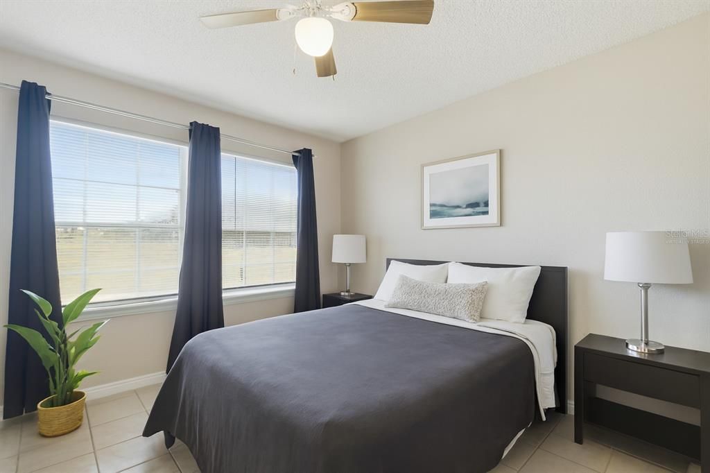 待售: $109,000 (2 贝兹, 2 浴室, 1062 平方英尺)