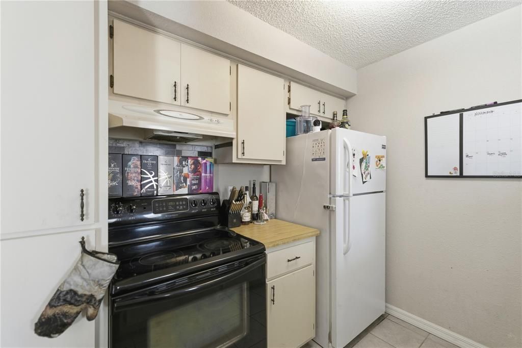 待售: $109,000 (2 贝兹, 2 浴室, 1062 平方英尺)