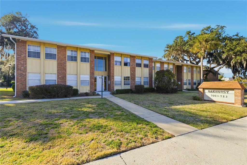 待售: $109,000 (2 贝兹, 2 浴室, 1062 平方英尺)