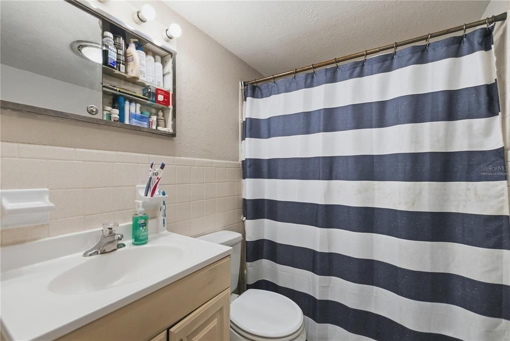 待售: $109,000 (2 贝兹, 2 浴室, 1062 平方英尺)