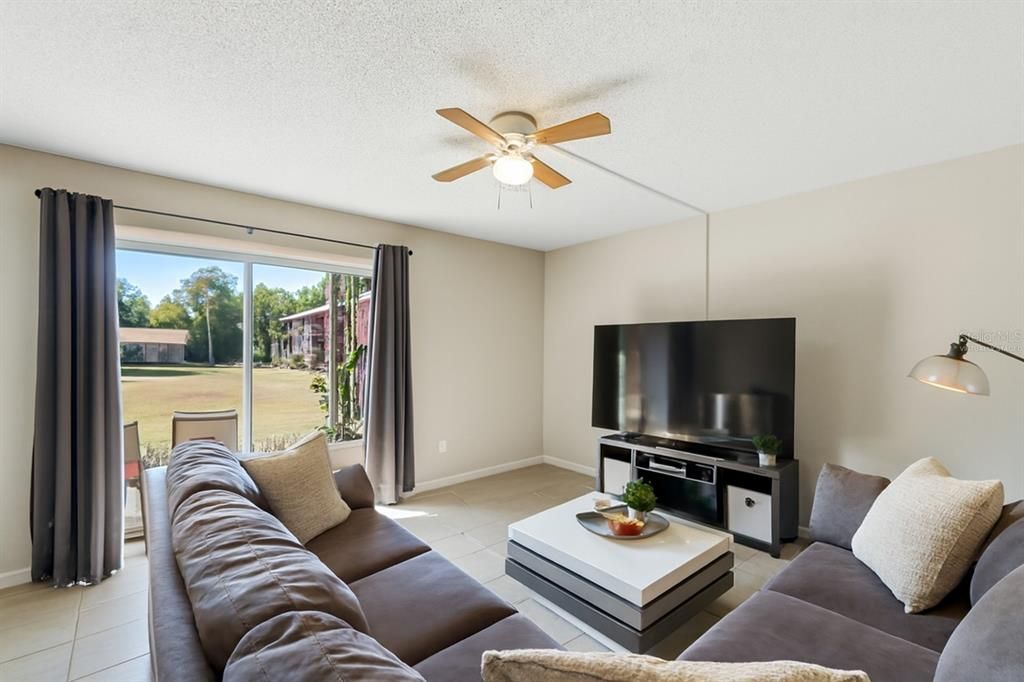 待售: $109,000 (2 贝兹, 2 浴室, 1062 平方英尺)