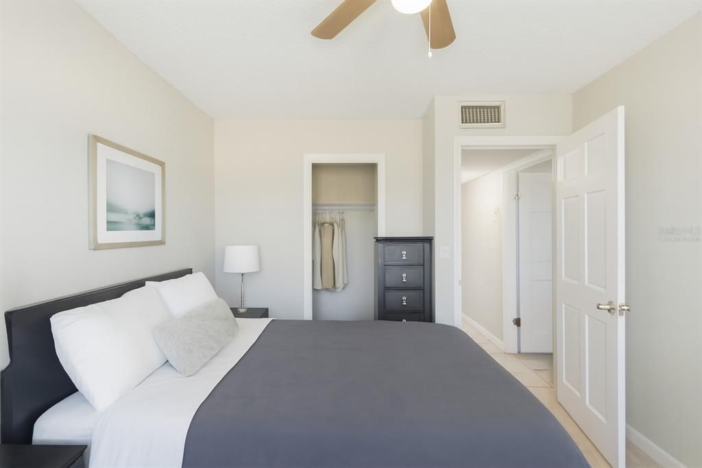 待售: $109,000 (2 贝兹, 2 浴室, 1062 平方英尺)