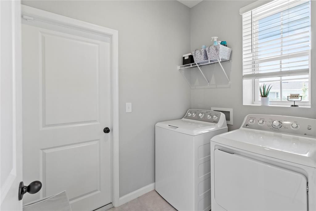 Activo con contrato: $329,000 (3 camas, 2 baños, 1509 Pies cuadrados)