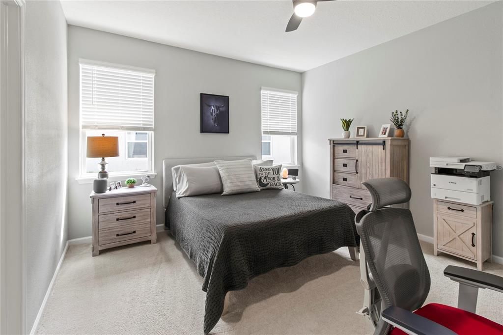 Activo con contrato: $329,000 (3 camas, 2 baños, 1509 Pies cuadrados)