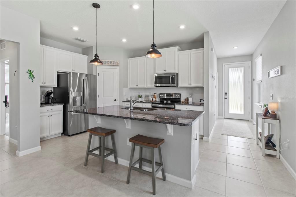 Activo con contrato: $329,000 (3 camas, 2 baños, 1509 Pies cuadrados)