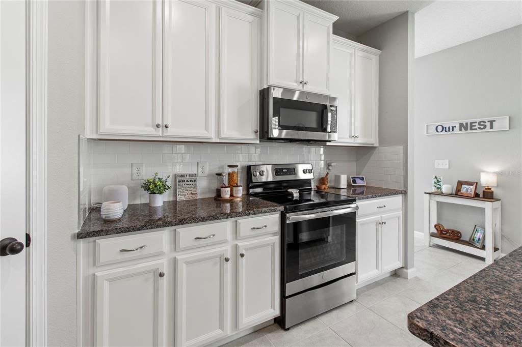 Activo con contrato: $329,000 (3 camas, 2 baños, 1509 Pies cuadrados)