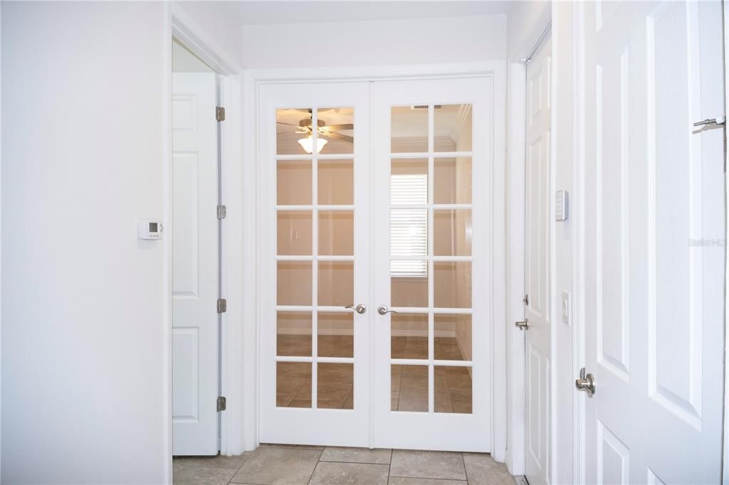 出租: $3,000 (3 贝兹, 2 浴室, 1984 平方英尺)