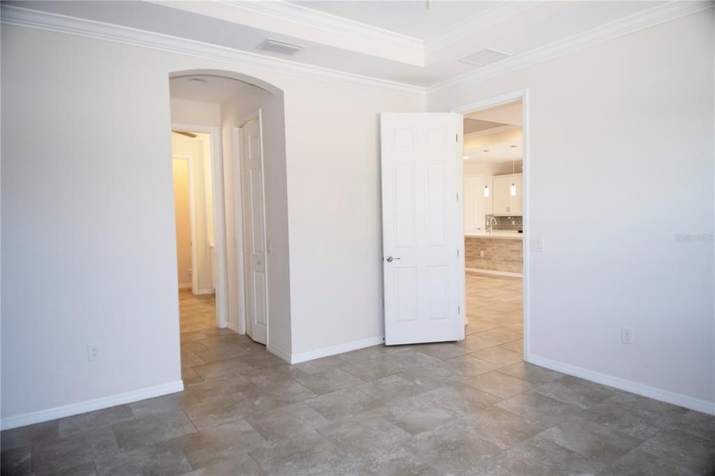 出租: $3,000 (3 贝兹, 2 浴室, 1984 平方英尺)