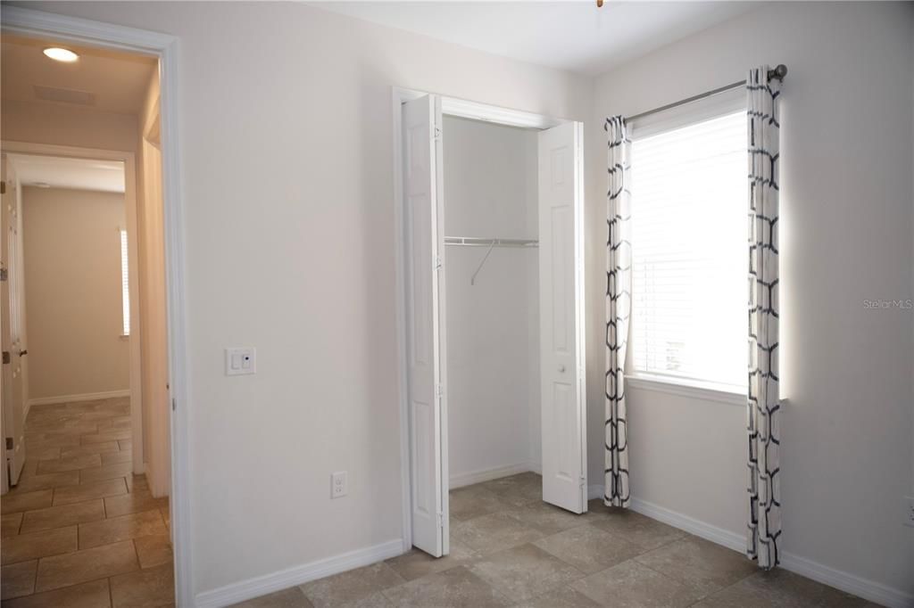 出租: $3,000 (3 贝兹, 2 浴室, 1984 平方英尺)