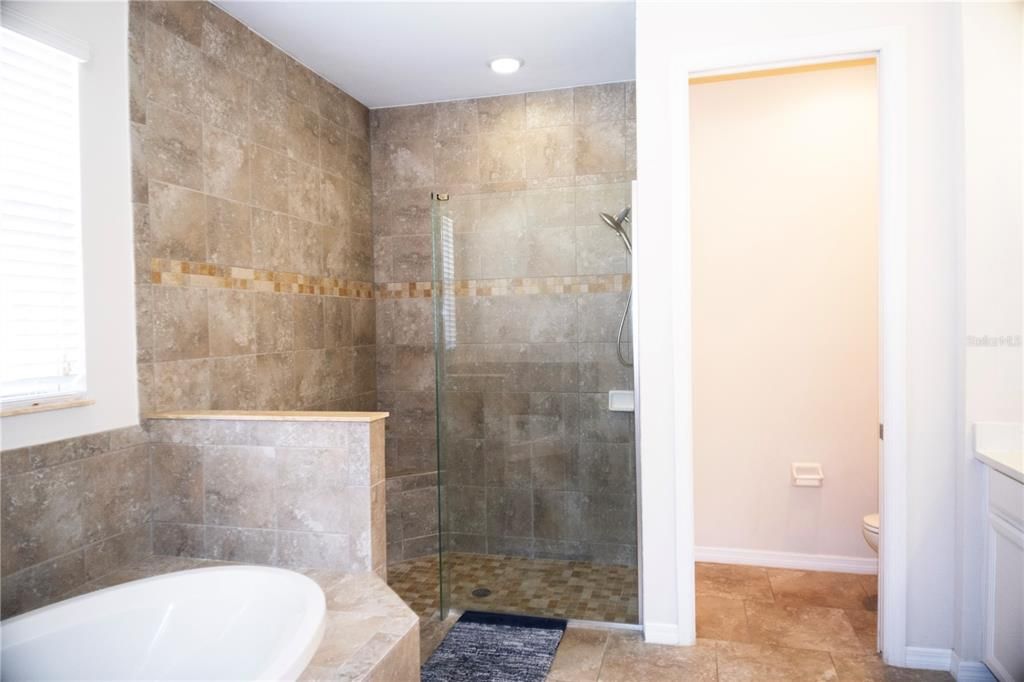 出租: $3,000 (3 贝兹, 2 浴室, 1984 平方英尺)