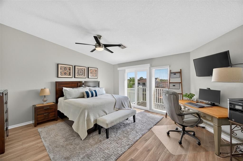 For Sale: $575,000 (2 beds, 2 baths, 1465 Square Feet)