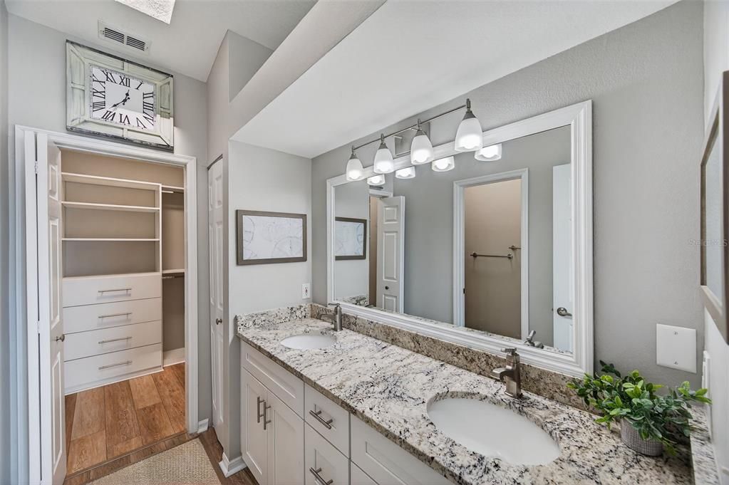 For Sale: $575,000 (2 beds, 2 baths, 1465 Square Feet)