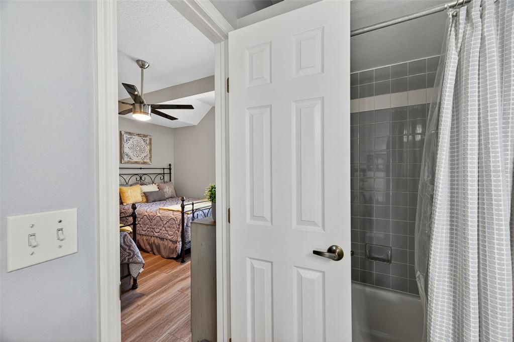 For Sale: $575,000 (2 beds, 2 baths, 1465 Square Feet)