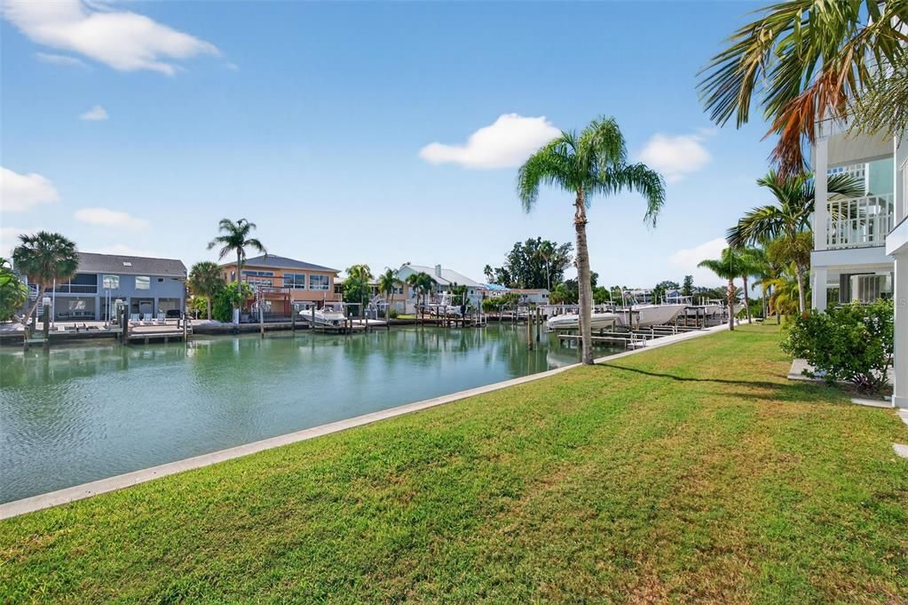 For Sale: $575,000 (2 beds, 2 baths, 1465 Square Feet)