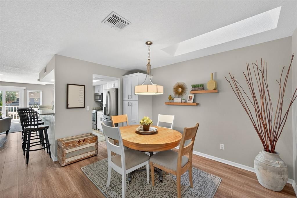 For Sale: $575,000 (2 beds, 2 baths, 1465 Square Feet)