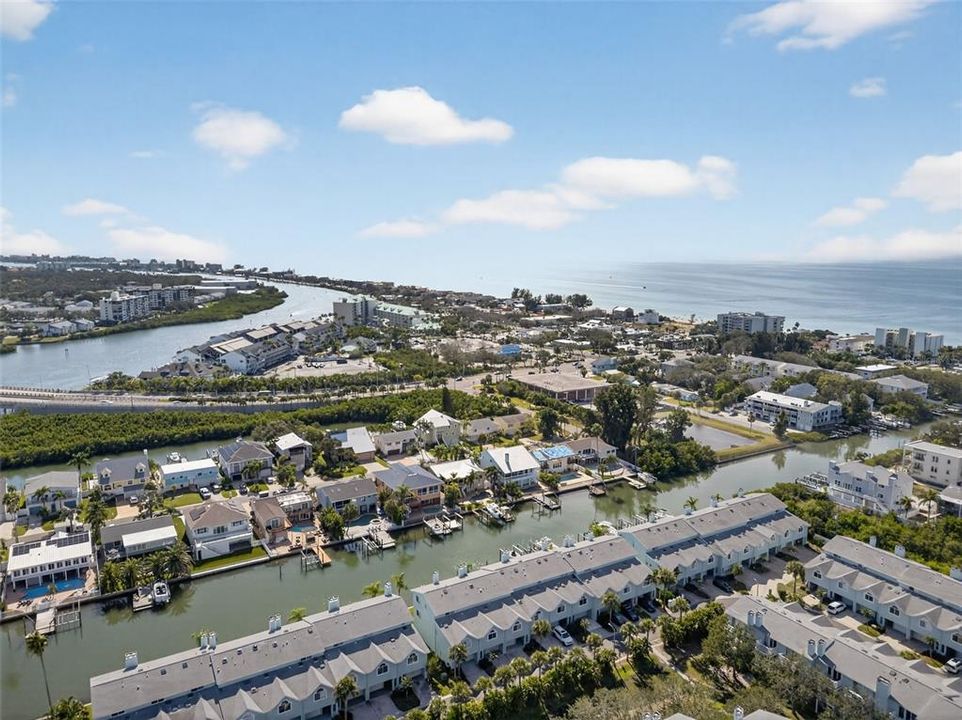 For Sale: $575,000 (2 beds, 2 baths, 1465 Square Feet)