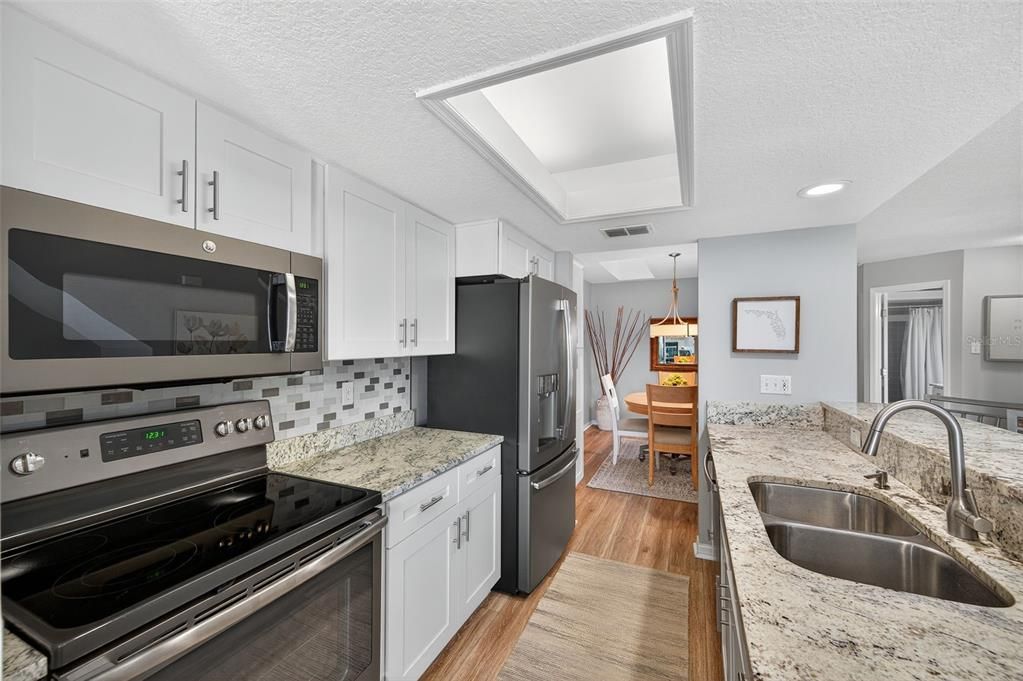 For Sale: $575,000 (2 beds, 2 baths, 1465 Square Feet)