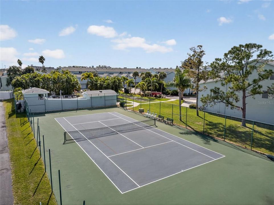 For Sale: $575,000 (2 beds, 2 baths, 1465 Square Feet)