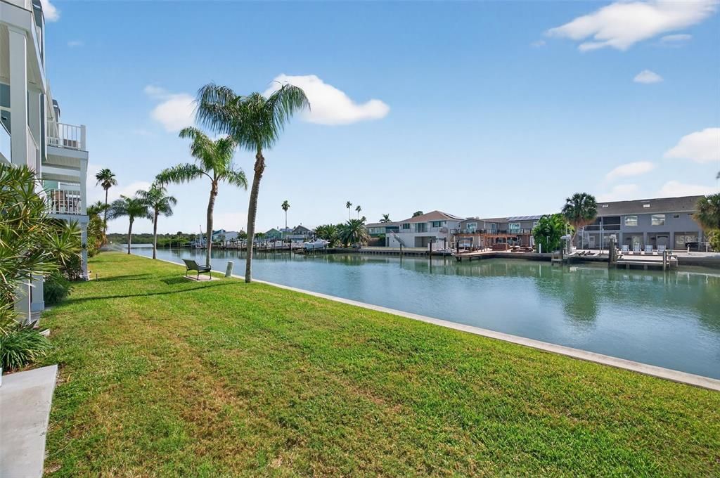 For Sale: $575,000 (2 beds, 2 baths, 1465 Square Feet)