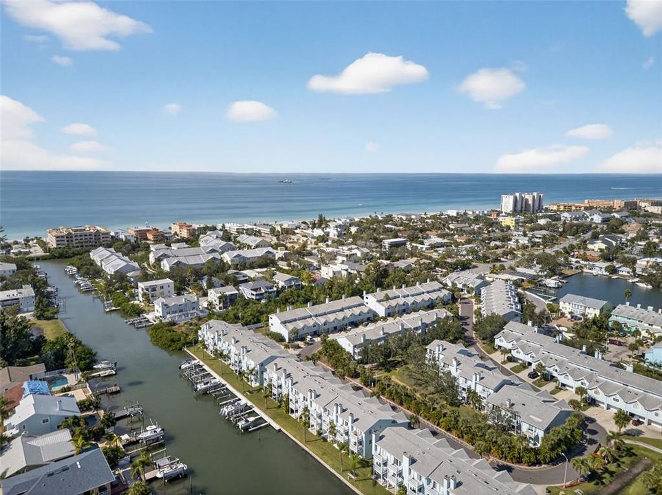 For Sale: $575,000 (2 beds, 2 baths, 1465 Square Feet)