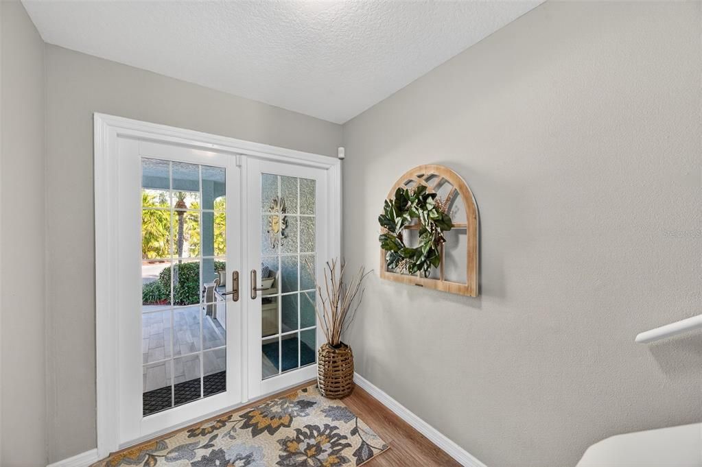 For Sale: $575,000 (2 beds, 2 baths, 1465 Square Feet)