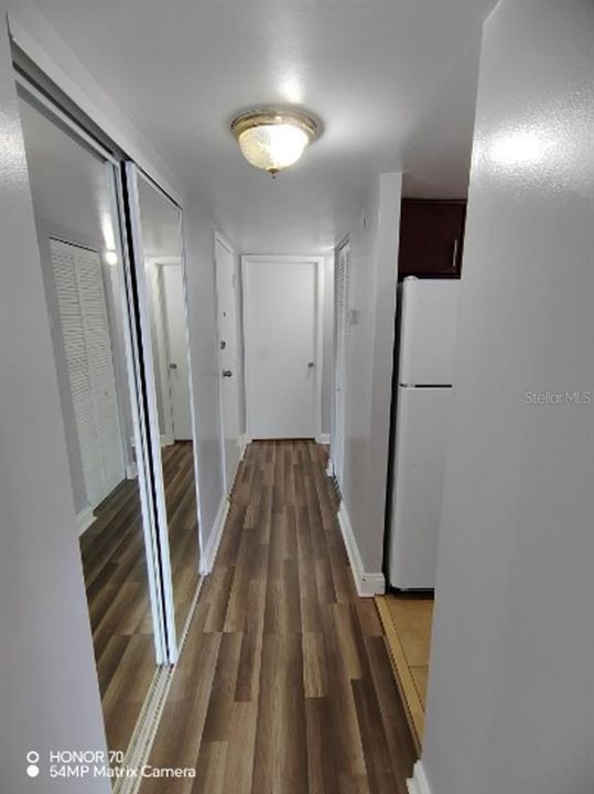 出租: $1,300 (1 贝兹, 1 浴室, 586 平方英尺)