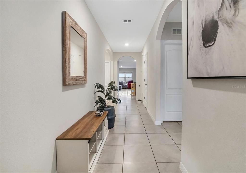 На продажу: $410,000 (4 спален, 2 ванн, 1830 Квадратных фут)