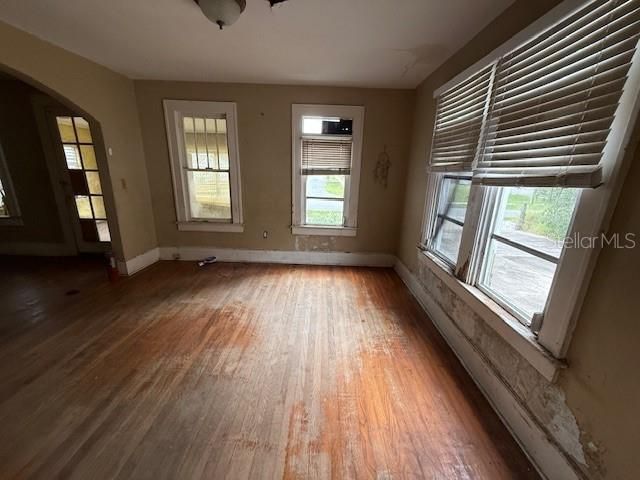 На продажу: $239,900 (3 спален, 2 ванн, 1152 Квадратных фут)