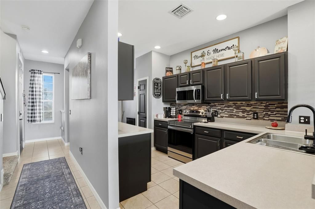 For Sale: $310,000 (3 beds, 2 baths, 1696 Square Feet)