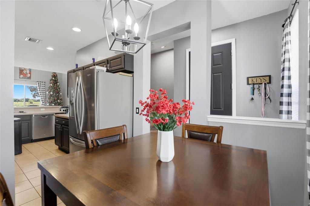 For Sale: $310,000 (3 beds, 2 baths, 1696 Square Feet)