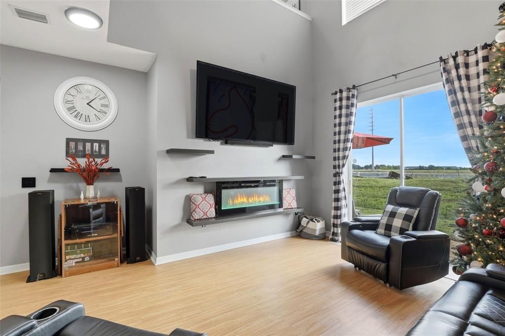 For Sale: $310,000 (3 beds, 2 baths, 1696 Square Feet)