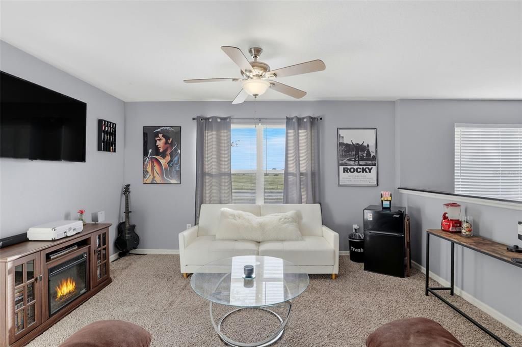 For Sale: $310,000 (3 beds, 2 baths, 1696 Square Feet)