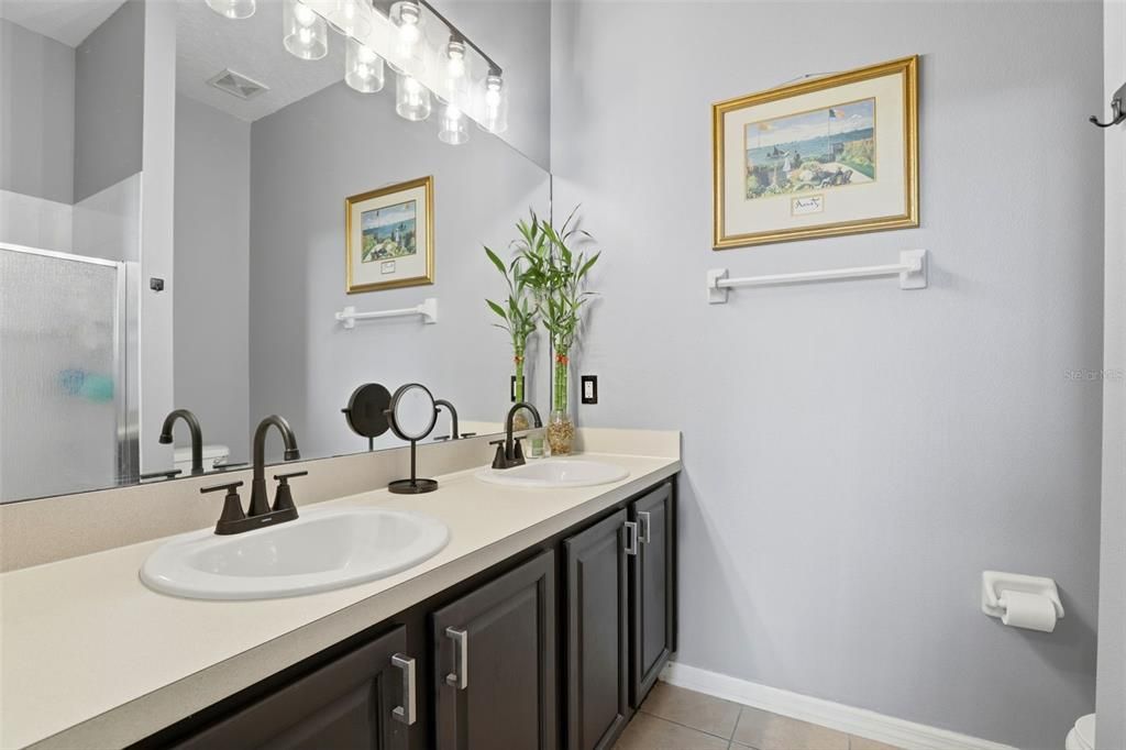 For Sale: $310,000 (3 beds, 2 baths, 1696 Square Feet)