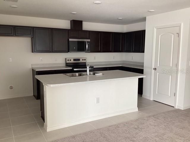 En Venta: $330,000 (3 camas, 2 baños, 1511 Pies cuadrados)